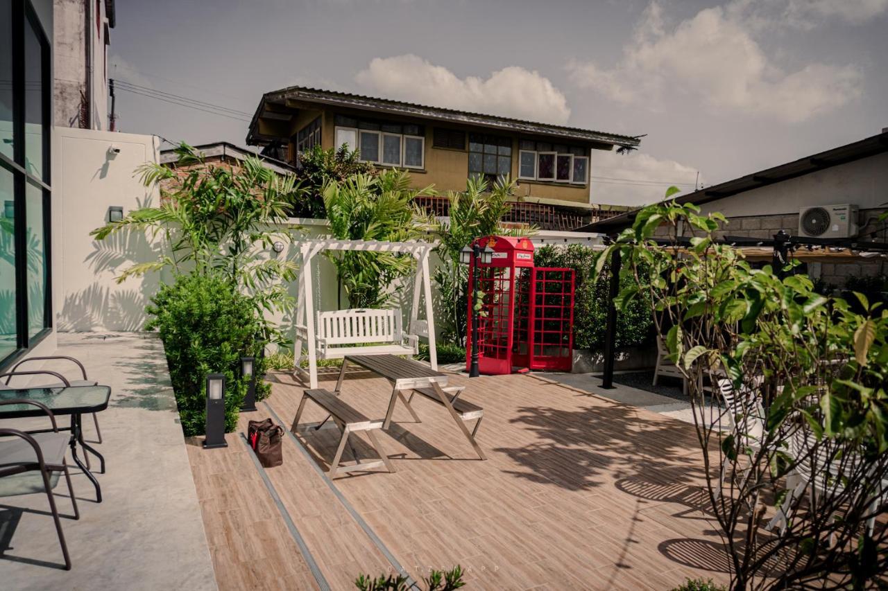 Play Poshtel & Cafe' Hotel Krabi Exterior photo
